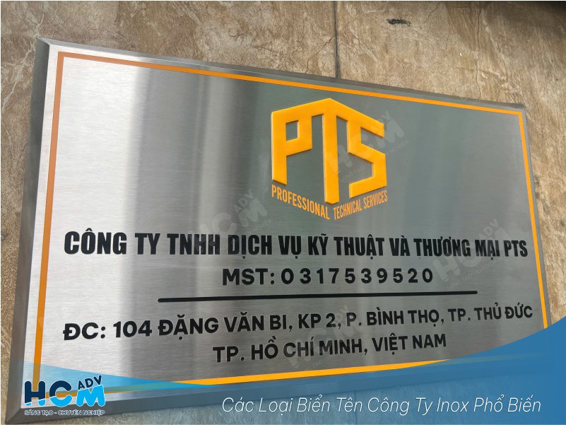 Biển tên công ty inox ăn mòn kết hợp logo mica nổi bật trước văn phòng