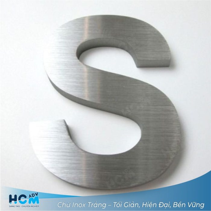 Chữ Inox Trắng – Tối Giản, Hiện Đại, Bền Vững Với Thời Gian
