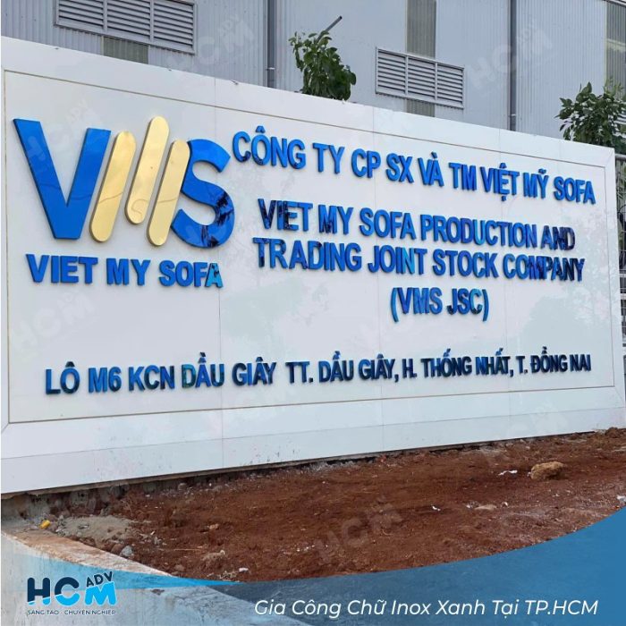 Chữ inox xanh gương gắn bảng hiệu mặt tiền công ty tại TP.HCM