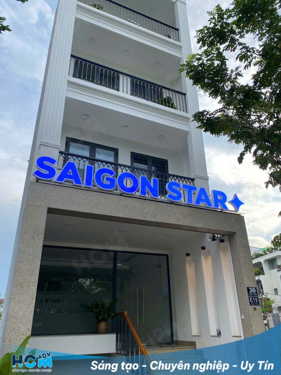 Bảng hiệu quảng cáo của Saigon Star tại TP.HCM do HCM ADV thi công