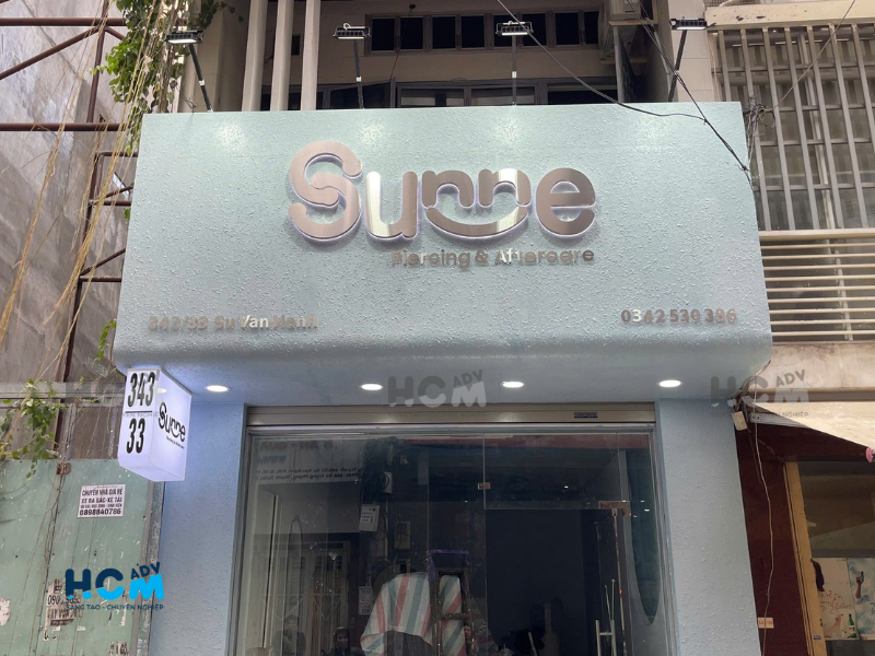 Mẫu bảng hiệu chữ inox đẹp cho showroom