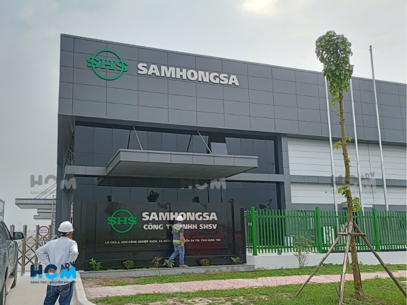 Mẫu bảng hiệu chữ inox đẹp cho showroom