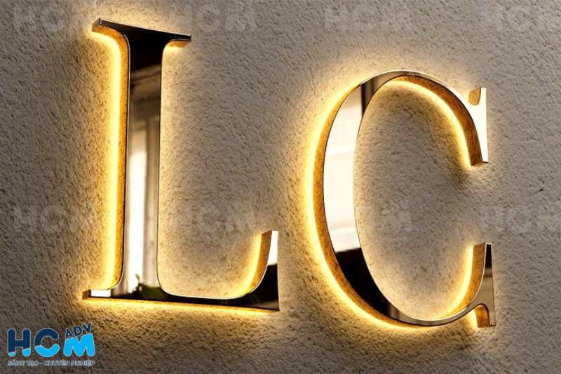 chữ inox mạ vàng cao cấp sáng chân LED